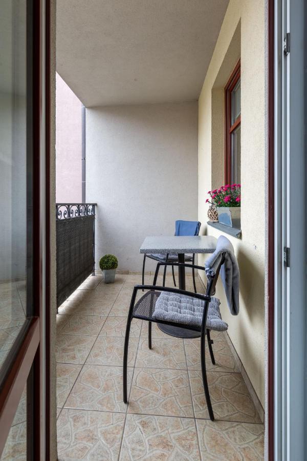 Apartament Stare Miasto Елблаг Екстериор снимка